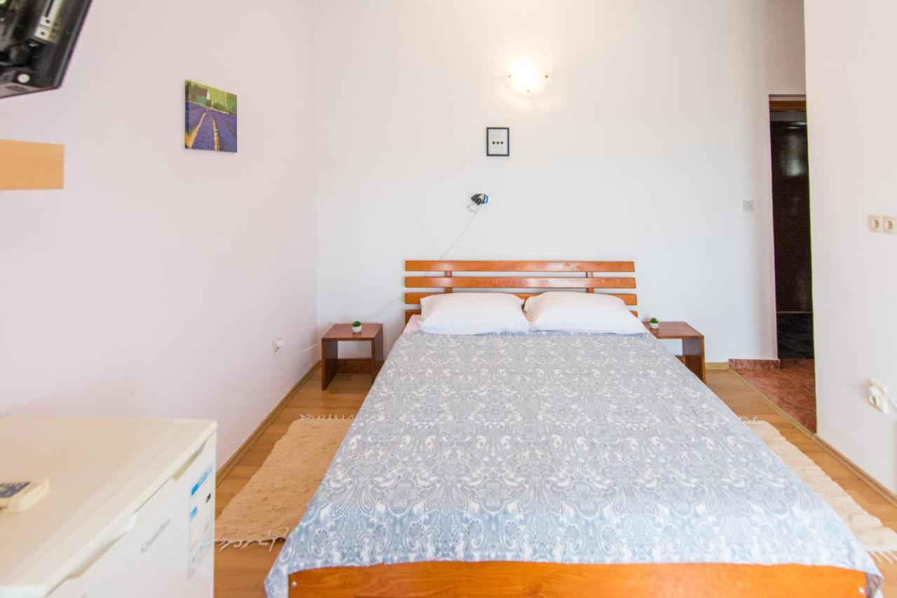 Sobe Rolo Uz More Hotel Biograd Na Moru Exterior photo