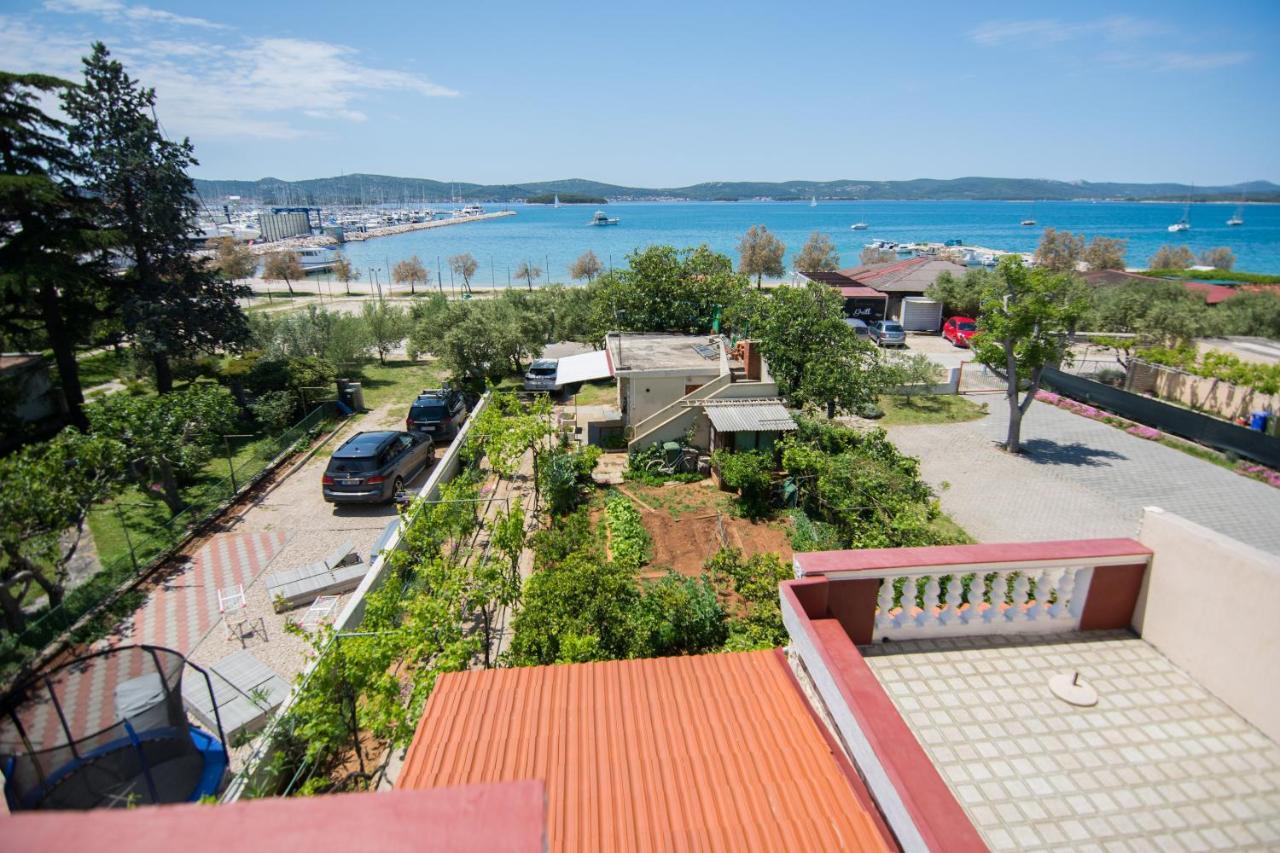 Sobe Rolo Uz More Hotel Biograd Na Moru Exterior photo